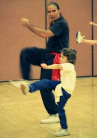 Zhen Song-Dao and Buddha Zhen PUNCHING AND KICKING